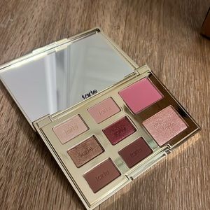 Taste goddess glam palette